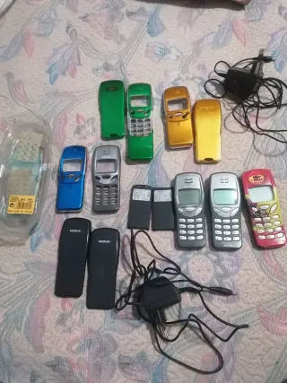 Nokia 3210 y accesorios varios