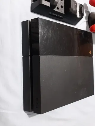 PS4 (PlayStation 4) Negra + Accesorios