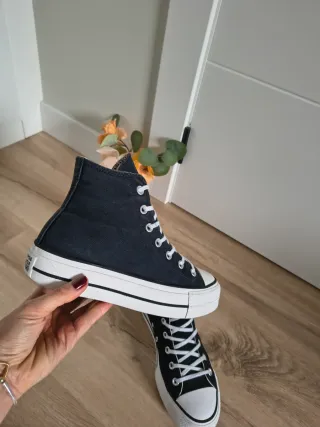Converse con plataforma talla 39 color negro