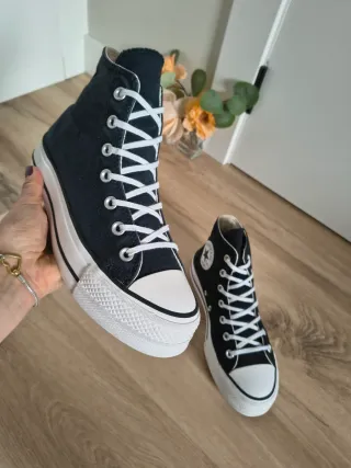 Converse con plataforma talla 39 color negro