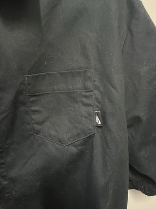 Camisa deportiva Nike negra