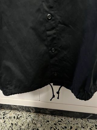 Camisa deportiva Nike negra