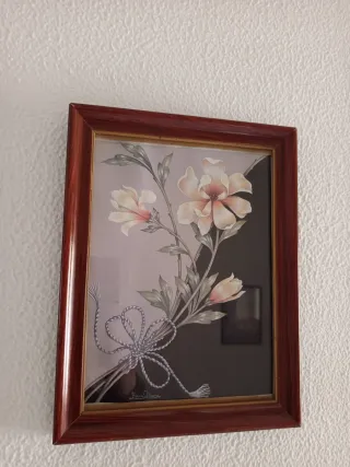 Cuadro de flores en madera y papel