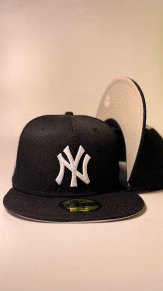 Gorra New Era NY Negra Talla 7