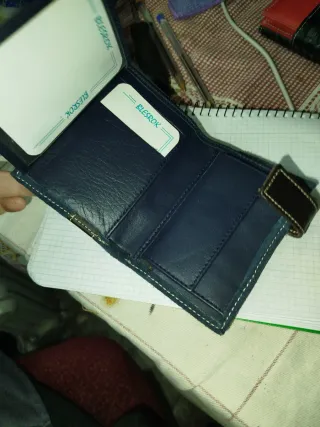 Cartera de hombre azul y marrón