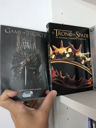 Juego de Tronos DVD T1 y T2. Se venden juntas.
