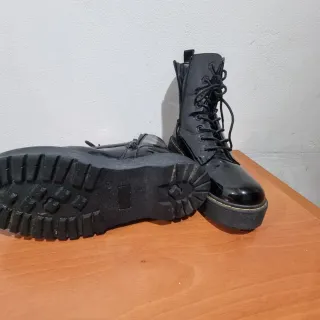 Botines negros charol mujer