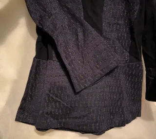 Maglia Pinko viola e nera con maniche a campana