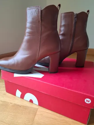 Botines de tacón marrones
