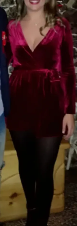 Mono corto Pull&Bear rojo terciopelo