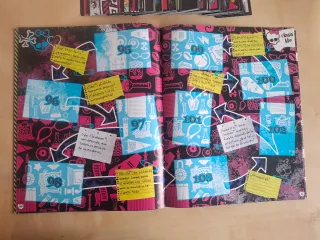 Monster High Colección Cromos Completa