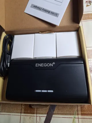 Cargador Enegon Baterías Litio + 3 Baterías