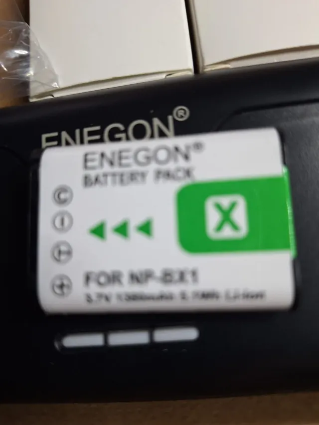 Cargador Enegon Baterías Litio + 3 Baterías