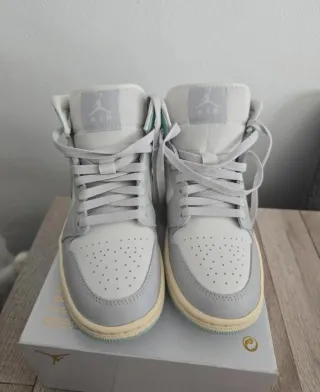 Jordan 1 Mid Talla 37.5