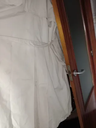 Gabardina hombre blanca