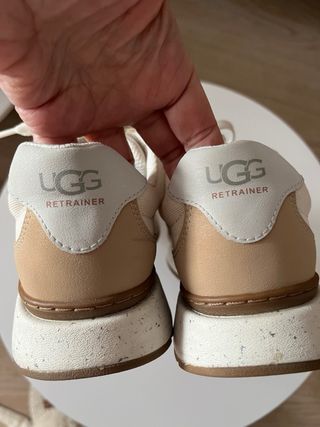 Zapatillas UGG Beige y Blancas
