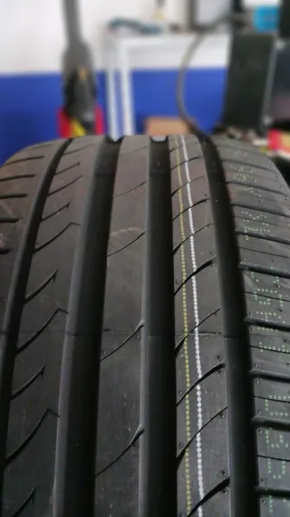 255/35 R19 96Y TRACMAX X-PRIVILO TX3