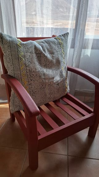 Sillón Rojo Madera con Cojines
