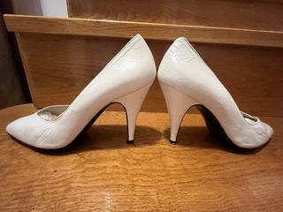 Zapatos de salón blancos piel