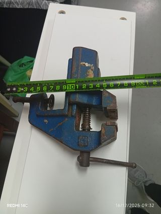 Mordaza azul para banco de trabajo