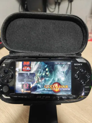 PSP 2004 Negra con 70 juegos Memory card 128gb