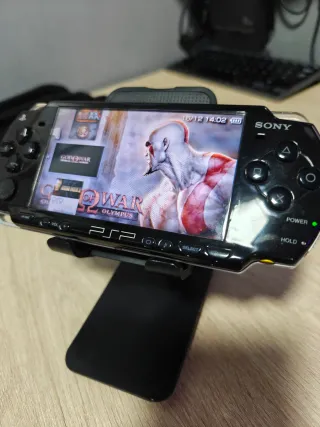 PSP 2004 Negra con 70 juegos Memory card 128gb