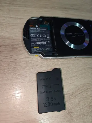 PSP 2004 Negra con 70 juegos Memory card 128gb