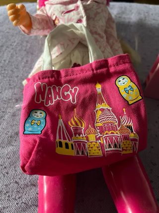 Muñeca Nancy Viajera Rusa