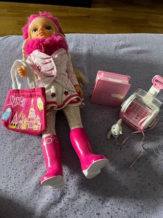 Muñeca Nancy Viajera Rusa