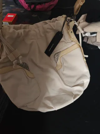 Bolso Miss Sixty crema espacioso