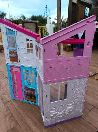 Lote Juguetes Barbie: Mansión y Caravana