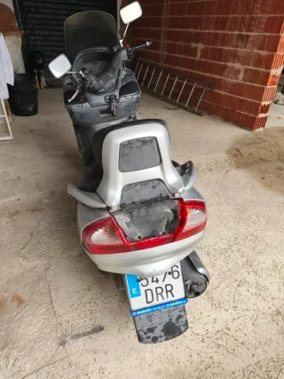 Suzuki Burgman 400 Plata