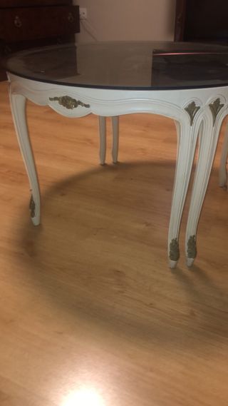 Mesa baja estilo clásico