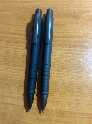 2 Bolígrafos Faber Castell Negros