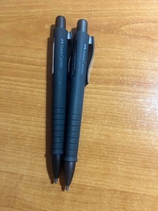 2 Bolígrafos Faber Castell Negros