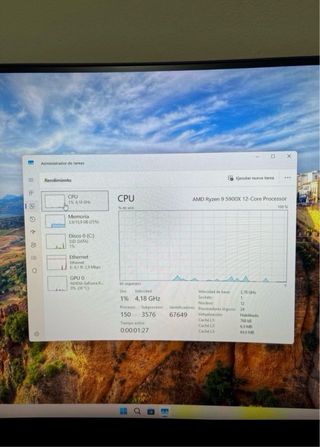 PC Gamer con luces LED y procesador AMD Ryzen 9
