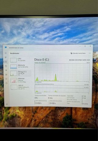 PC Gamer con luces LED y procesador AMD Ryzen 9