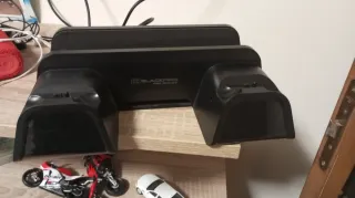 PS4 Pro+4 juegos+3 mandos+cascos +base de carga