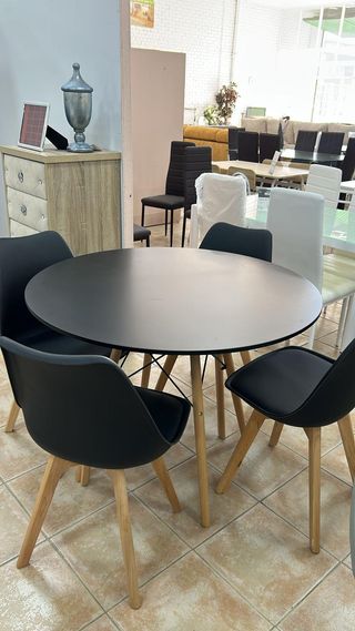 ¡NUEVO! Conjunto de mesa + 4 sillas acolchadas