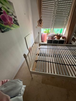 Cama de matrimonio metálica blanca