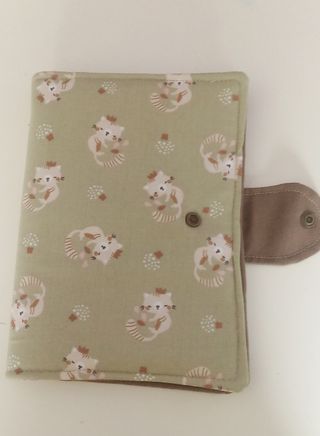 Portadocumentos gatos verde y beige