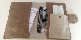 Portadocumentos gatos verde y beige