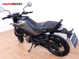 HUSQVARNA SVARTPILEN 125 ABS