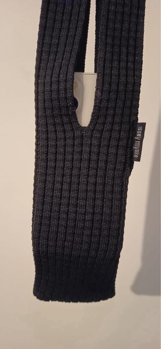 iPhone Pocket di ISSEY MIYAKE - Corta - Nero.