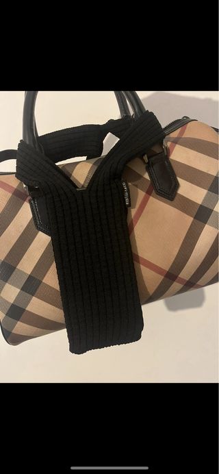 iPhone Pocket di ISSEY MIYAKE - Corta - Nero.