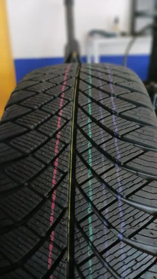 235/60 R18 107W NNANKANG CROSS SEASONS AW-6