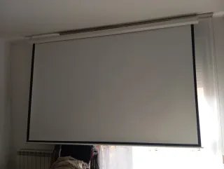 Pantalla de Proyector + Proyector