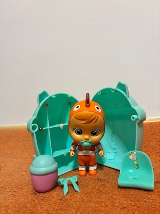 Muñeca Cry Babies con Maletín y Accesorios