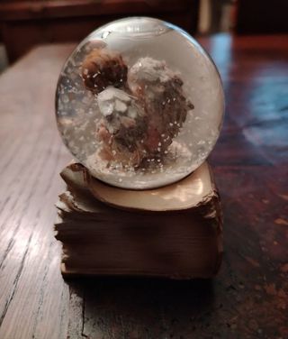 Palla di vetro con angioletto vintage