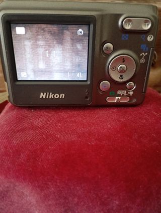 Cámara Nikon Coolpix L2 6 MP
